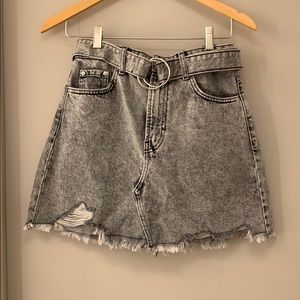BERSHKA gray acid wash jean skirt! 🖤✨